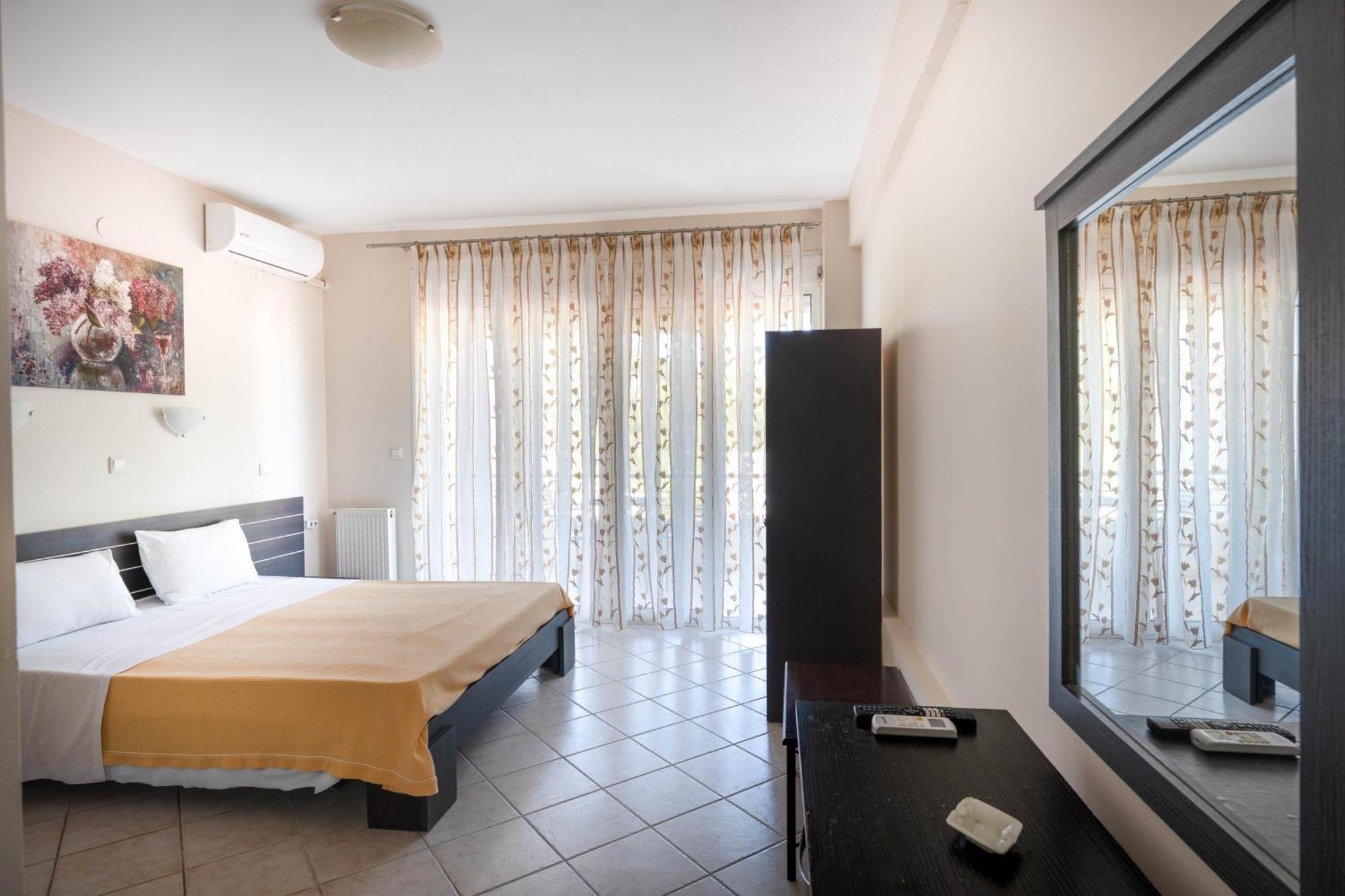 Kipos Resort Néa Péramos Buitenkant foto