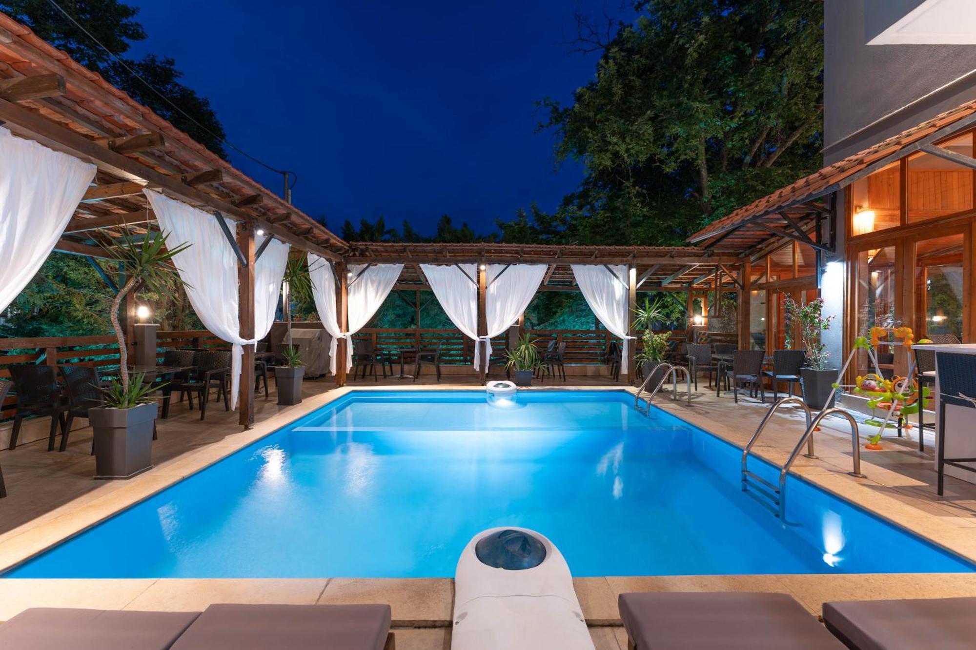 Kipos Resort Néa Péramos Buitenkant foto